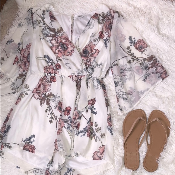Floral print romper - Picture 1 of 5